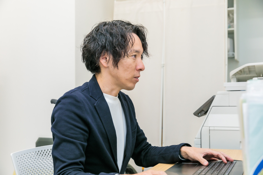 合田真也代表の仕事風景