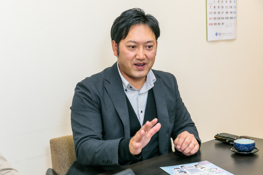 株式会社ユーウェブ 有田晋営業部部長