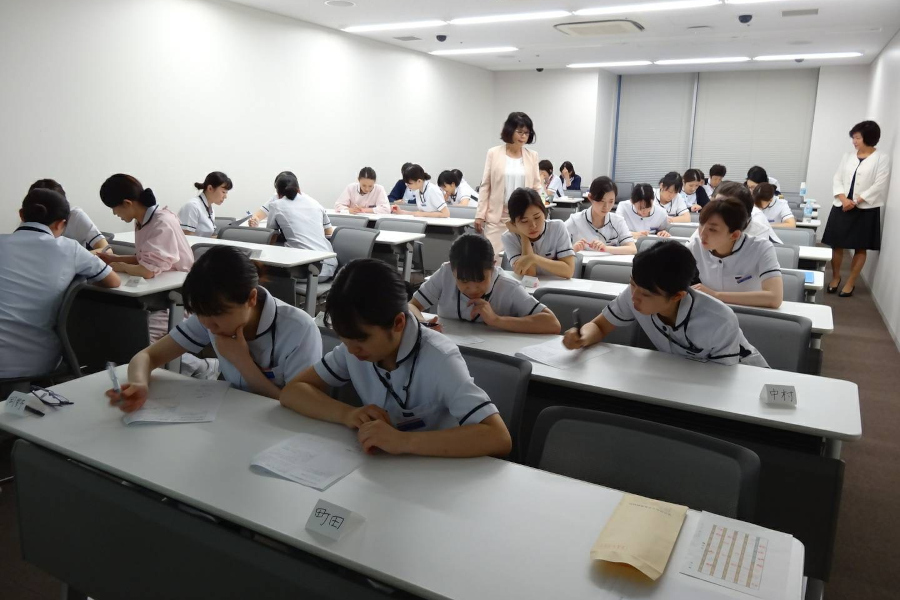 研修風景：花澤真里子代表