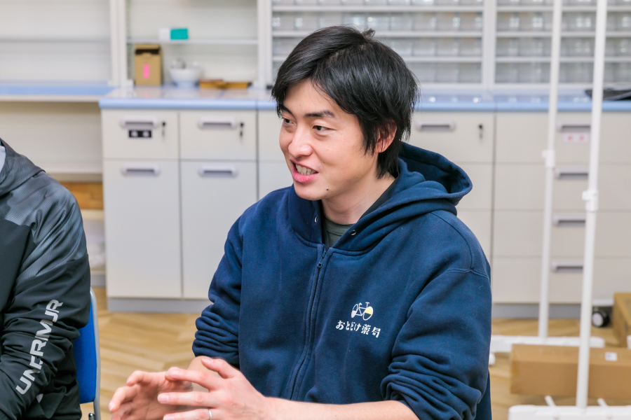 小柳裕太郎薬局長（足立店）