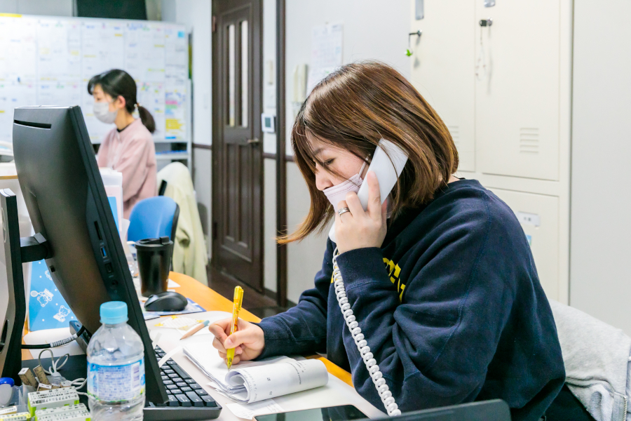 スタッフ電話対応