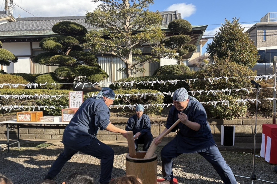 餅つきパフォーマンス