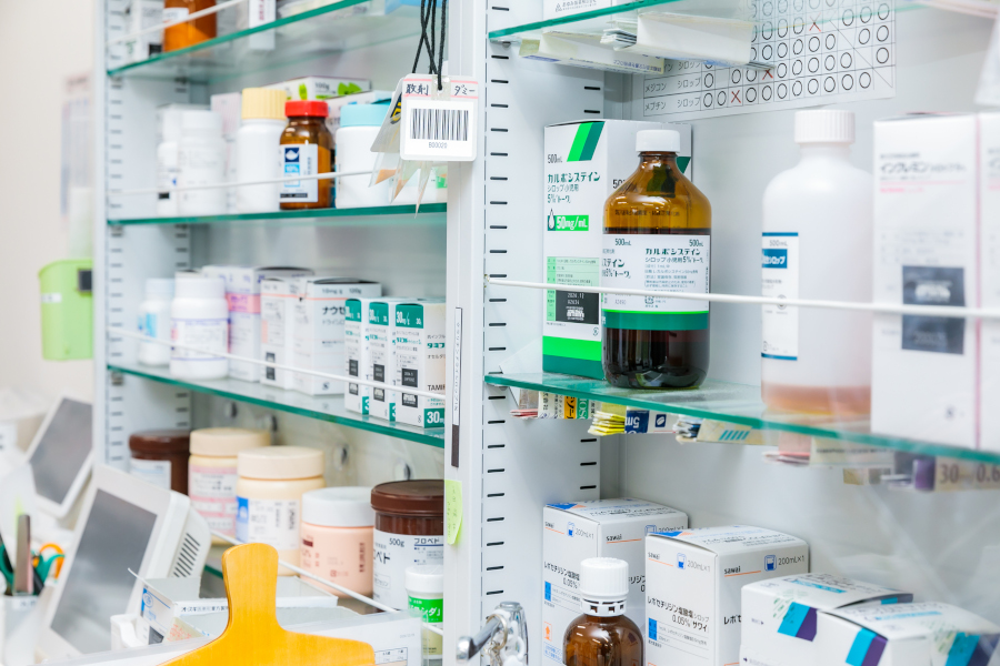 タカダ薬局あまが台店内