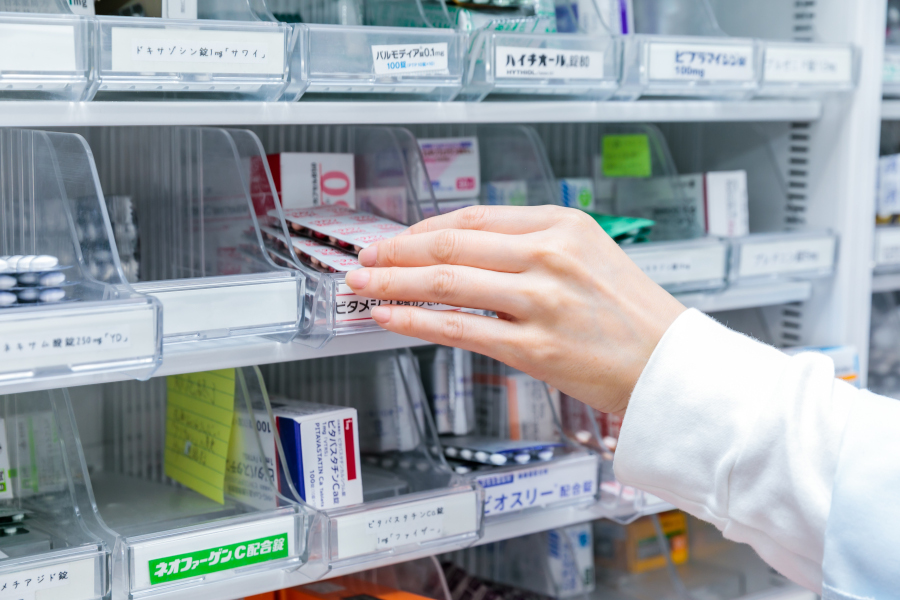 タカダ薬局での薬局業務風景