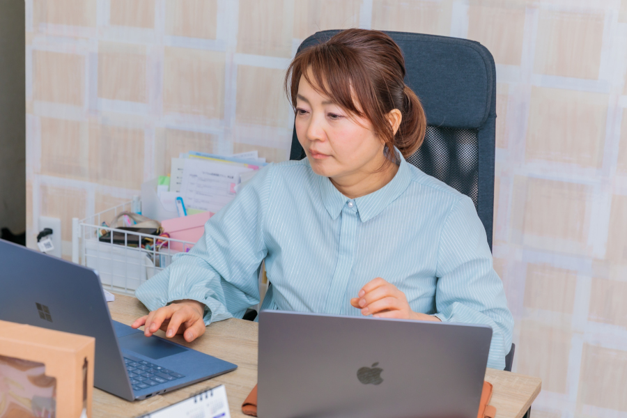 小林ひとみ代表