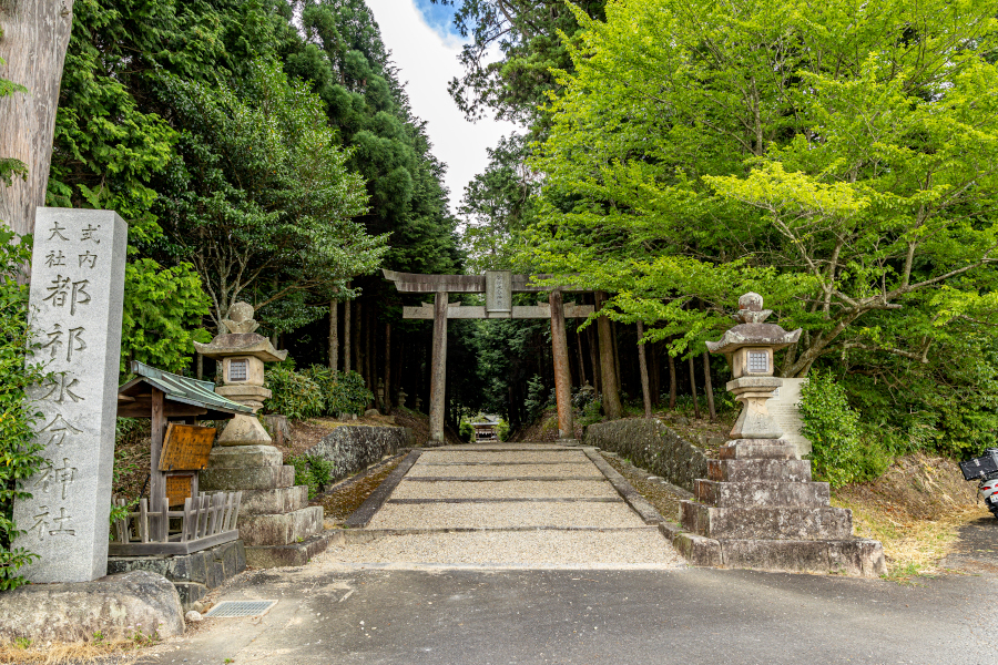 飛鳥時代の創建とされる都祁水分神社(つげみくまりじんじゃ)